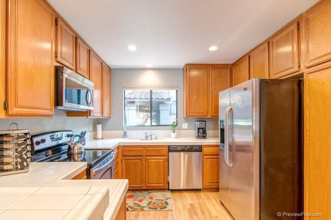 Kitchen - 5830 Mission Center Rd