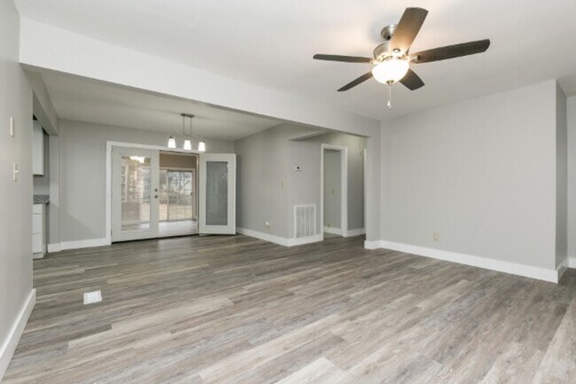 Foto del edificio - Beautiful Donelson Home in Great Location ...