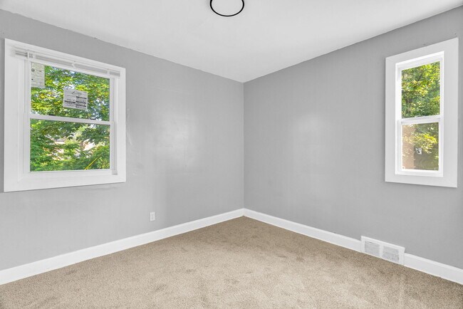 Foto del edificio - 9813 Nottingham Rd