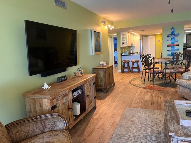 Foto del edificio - Venice, FL 2BR/2BA Condo in a Gated, Gulf front Community