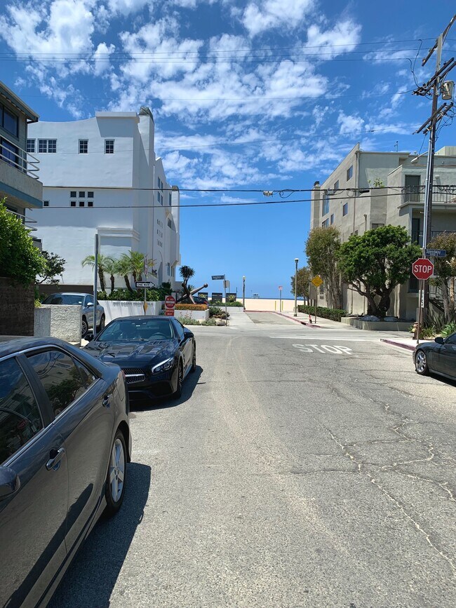 Street View - 20 Topsail St