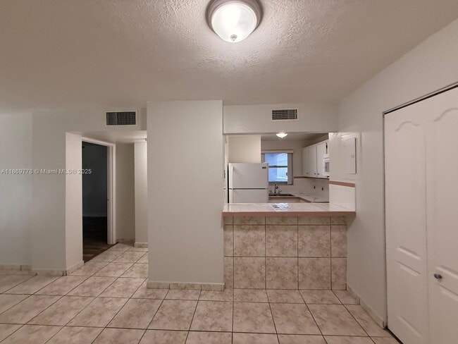 Foto del edificio - 210 Fontainebleau Blvd