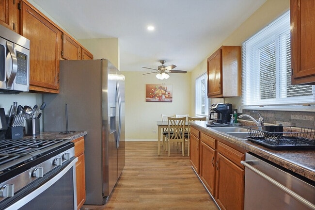 Building Photo - 303 Danbury Dr