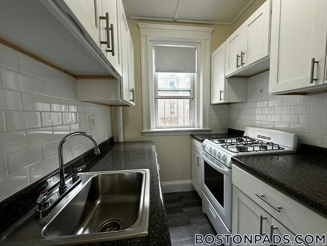 Building Photo - 1175 Boylston St