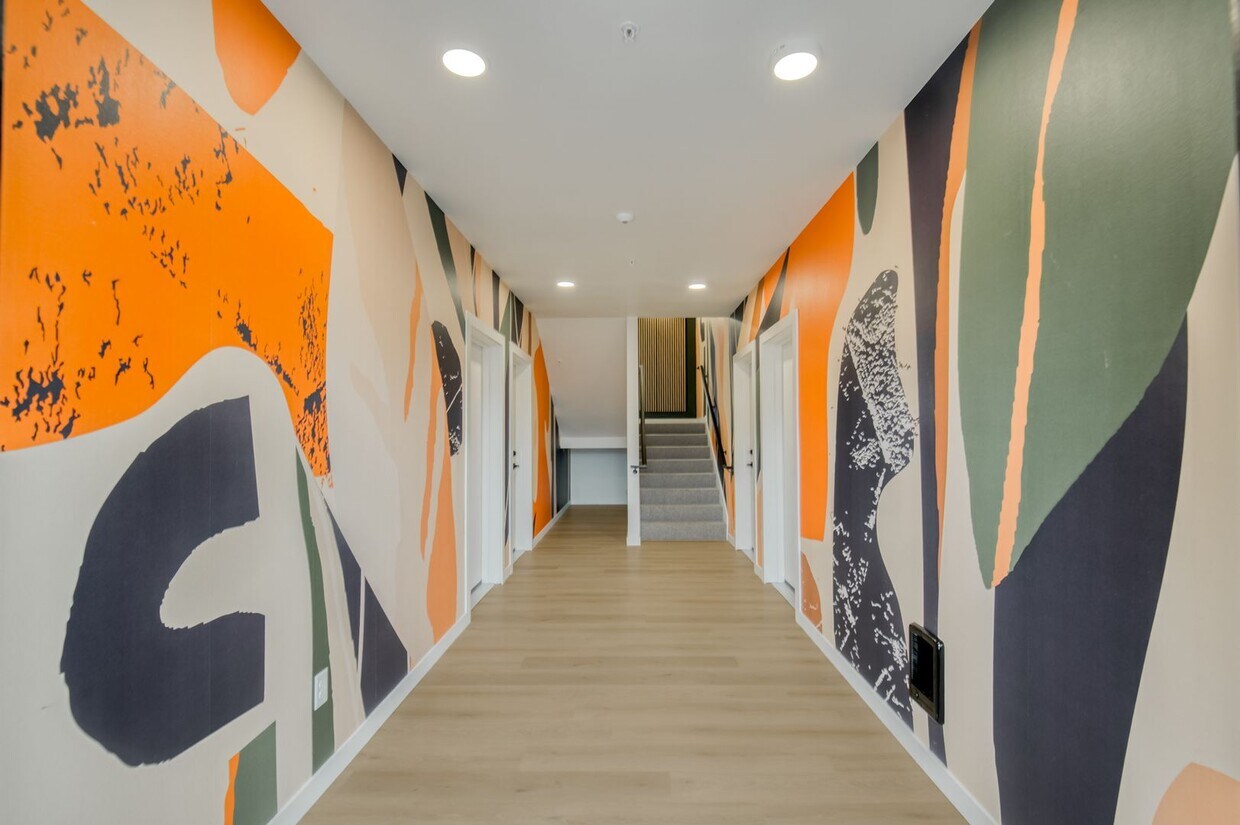 Entrada - West Lombard