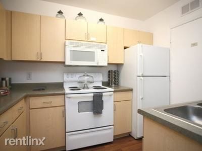 Building Photo - 1333 N 24th St