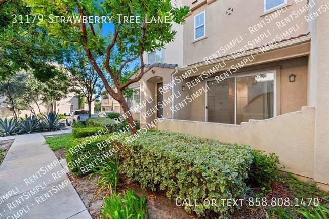 Building Photo - Stunning 3 BR 2.5 BA Townhome for Lease