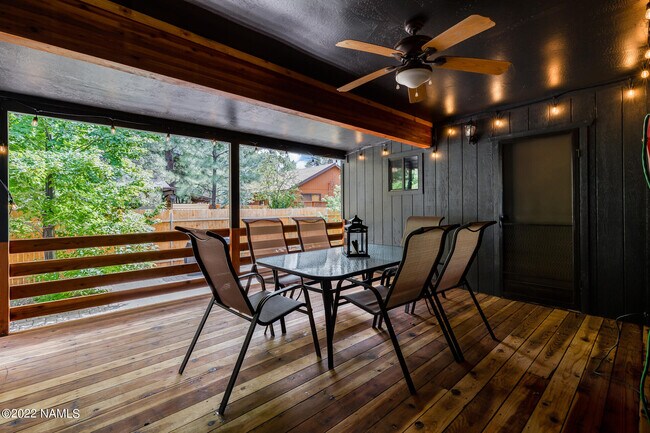 Foto del edificio - 865 Caribou Rd