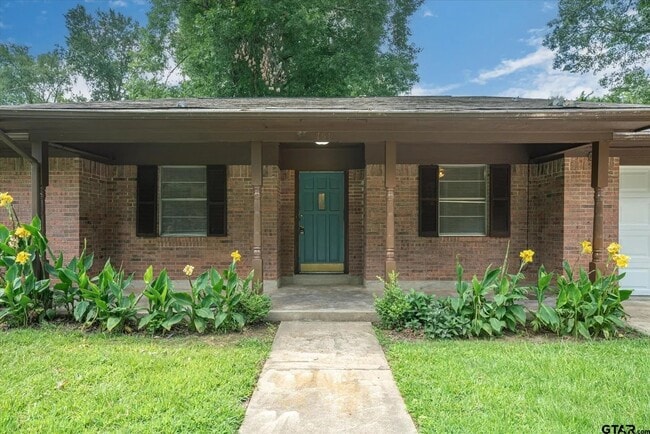 Building Photo - 751 Avenue B