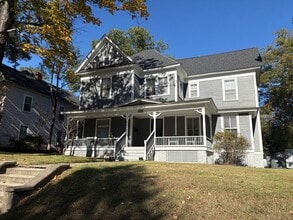 Building Photo - 603 5th Ave