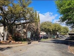 Building Photo - 4748 Old Bent Tree Ln