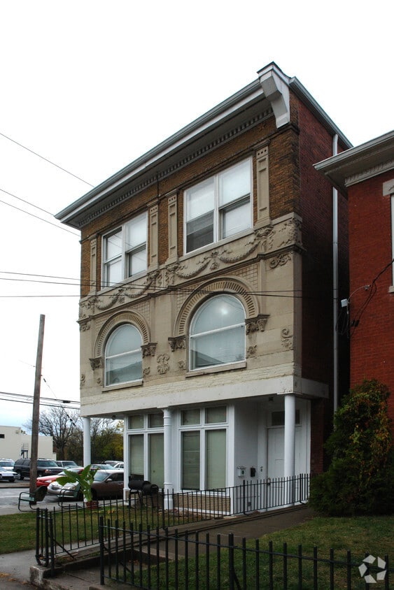 Building Photo - 601 W Kentucky St