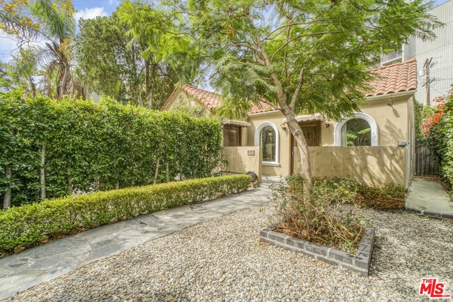 Building Photo - 1051 S Stanley Ave