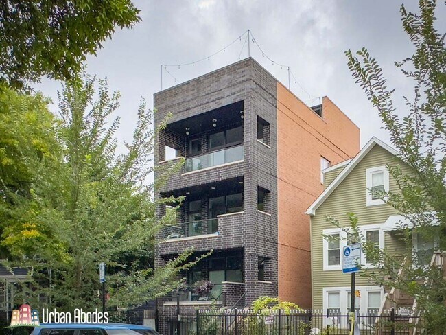Building Photo - 1812 N Sawyer Ave
