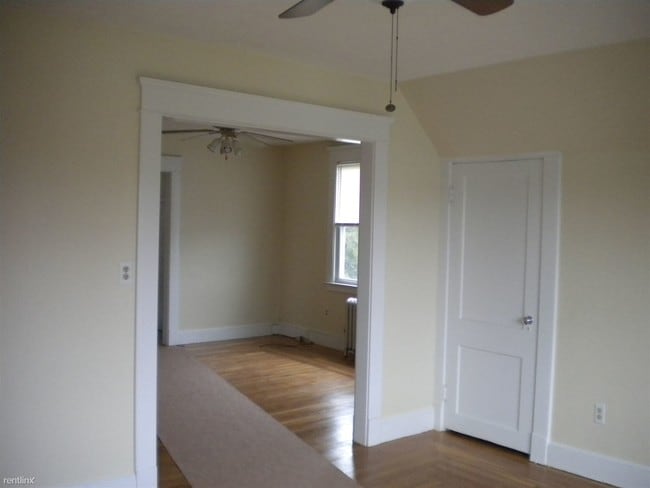 Building Photo - 151 Helen St