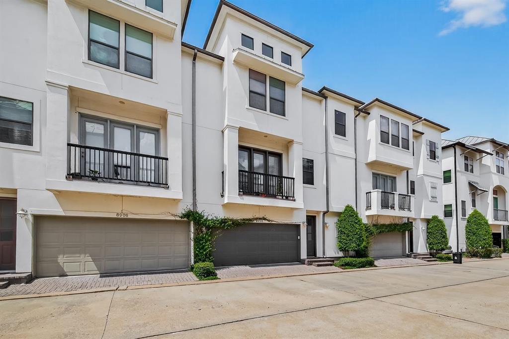 Foto principal - 8904 Lakeshore Bend Dr