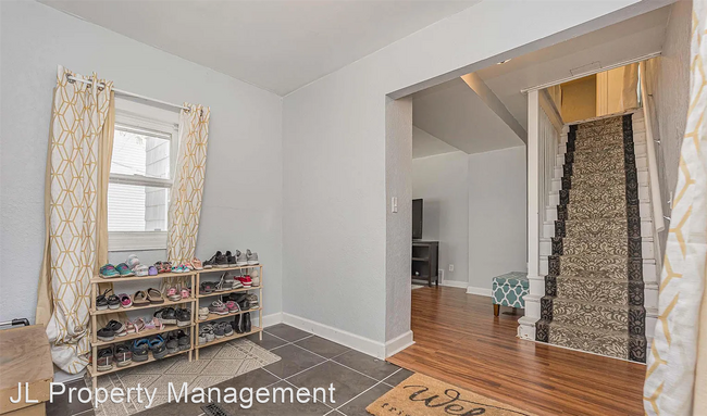 Building Photo - 4 br, 2 bath House - 807 W 13th Street