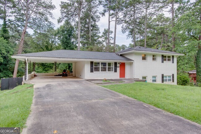 Foto del edificio - 2752 Arrowood Dr