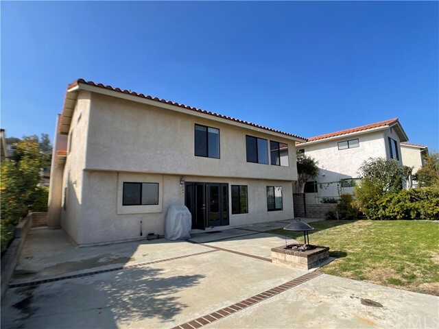 Building Photo - 3211 Singingwood Dr