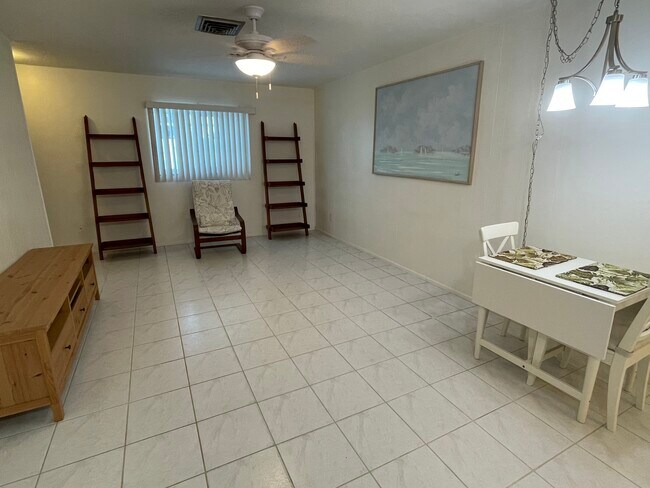 Foto del edificio - 171 Golf Club Ln