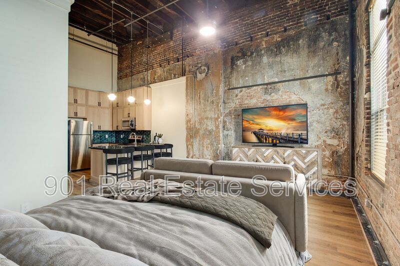 Photo - 124 Monroe Avenue