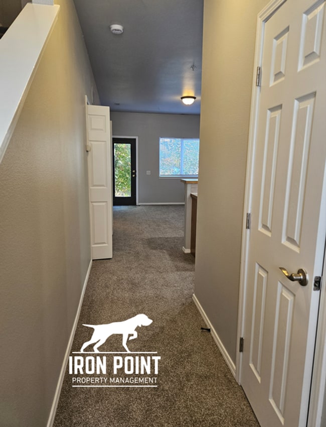 Building Photo - 35WHITEOAK