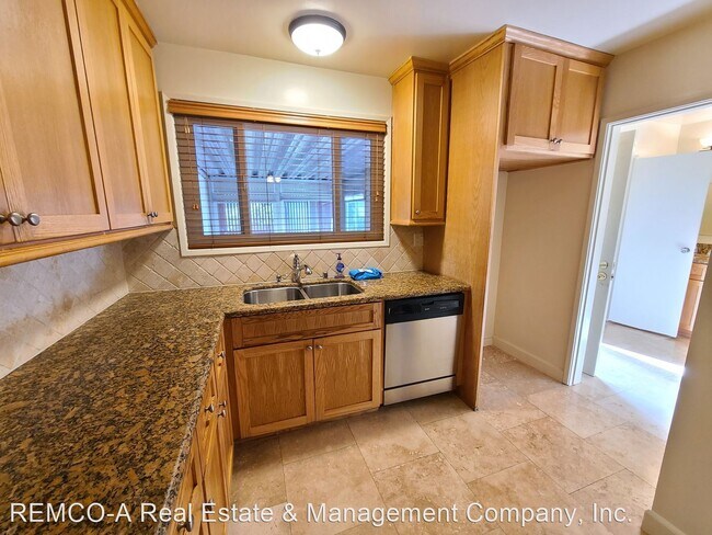 Building Photo - 3 br, 1.5 bath House - 4703 Paramount Blvd.