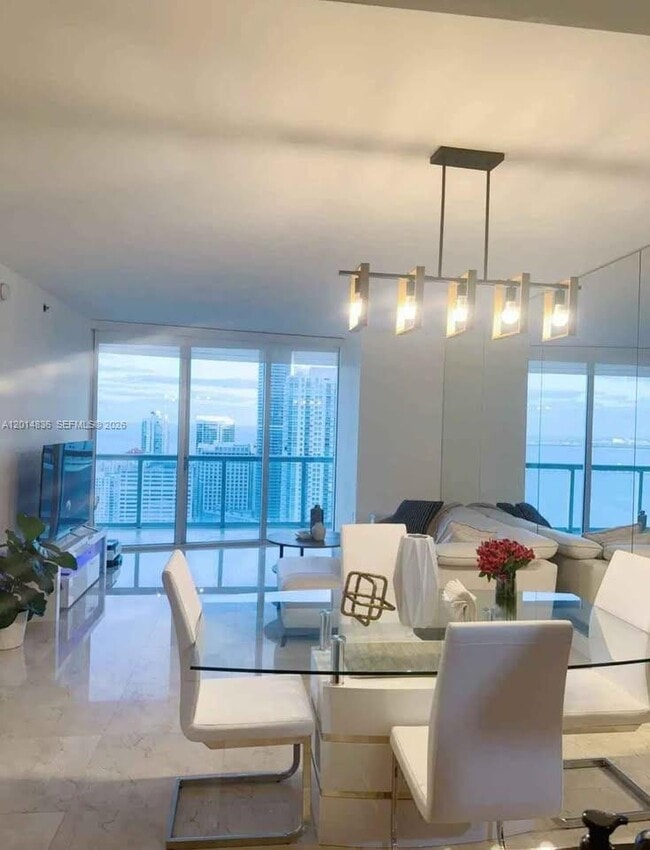 Building Photo - 495 Brickell Ave