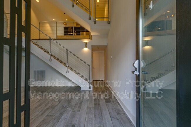 Foto del edificio - 1100 Russell St