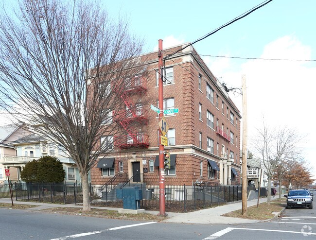 Building Photo - Winthrop Apartments
