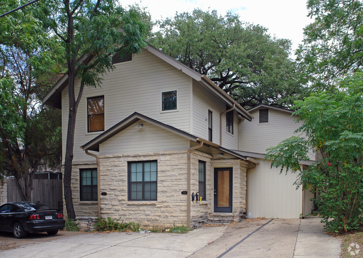 Primary Photo - OakTree Apartment