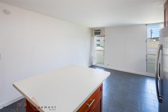 Building Photo - 1440 Ward Ave