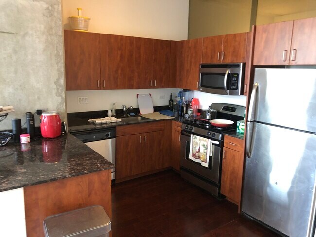 Building Photo - 235 W Van Buren St