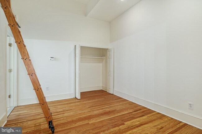 Building Photo - 1530 Spruce St