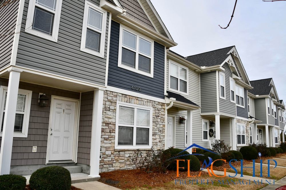 Primary Photo - Adorable Kittrell Farms Townhouse