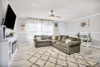 Building Photo - 595 County Rd 2218