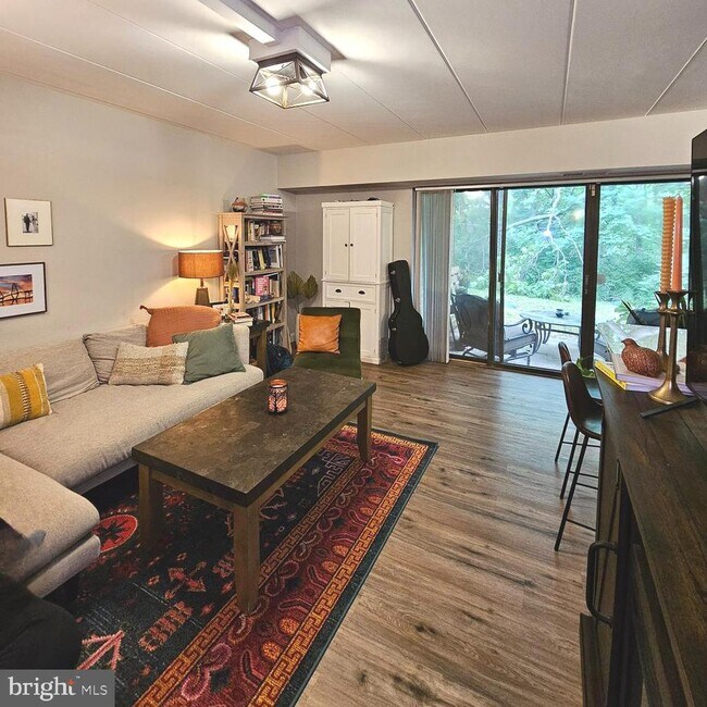 Building Photo - 2313 Freetown Ct