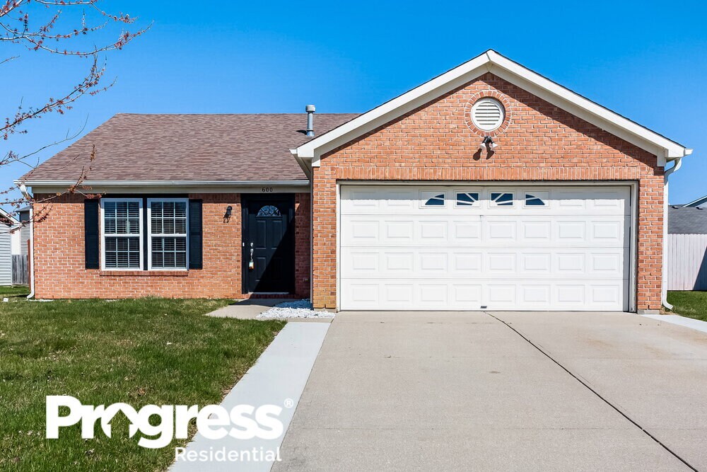 600 Streamside Dr, Greenfield, IN 46140 House Rental in Greenfield