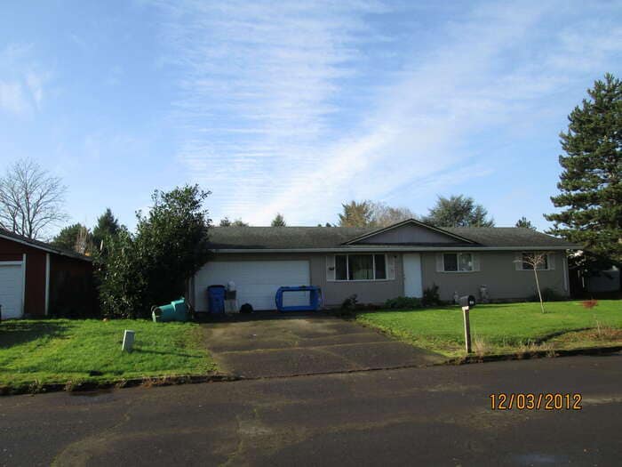 Primary Photo - THREE BEDROOM WITH GARAGE IN EAST COUNTY
