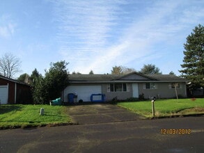 Building Photo - 1102 SE 145th Ct