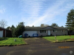 Building Photo - 1102 SE 145th Ct