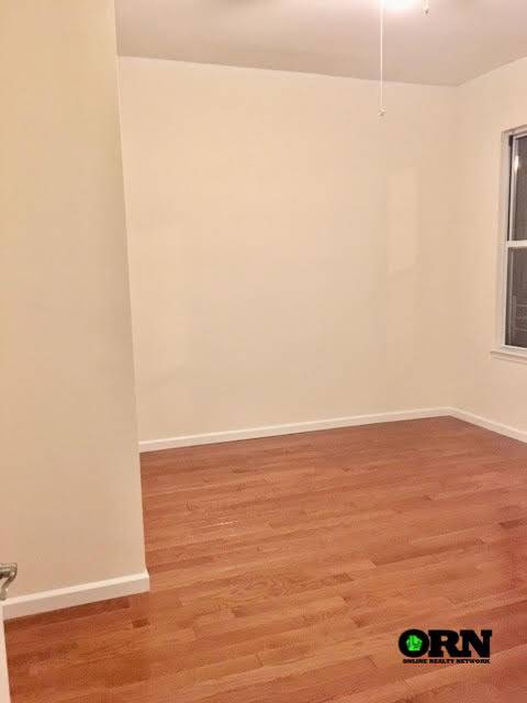 Foto del edificio - 20-20 Bleecker St