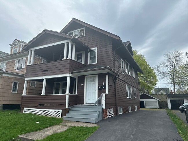 Foto del edificio - 229-231 Selye Ter