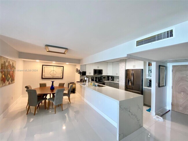 Building Photo - 6450 Collins Ave