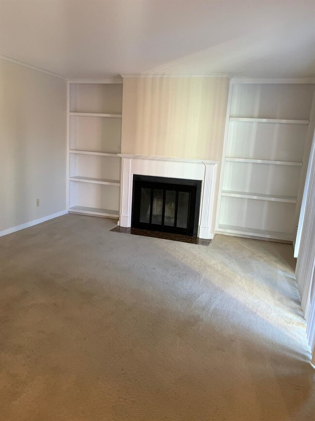 Building Photo - 800 Turkey Foot Ct