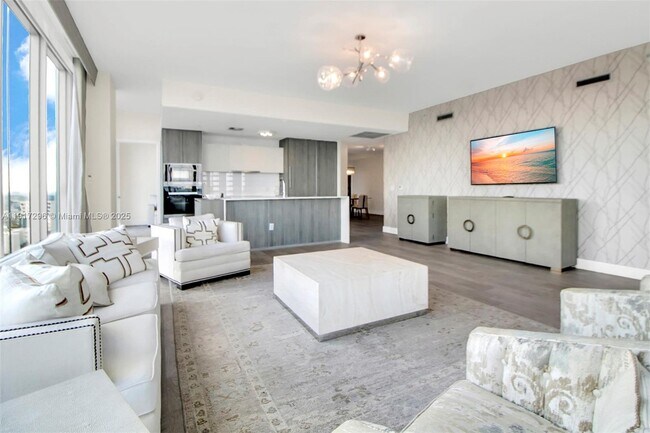 Building Photo - 2900 NE 7th Ave