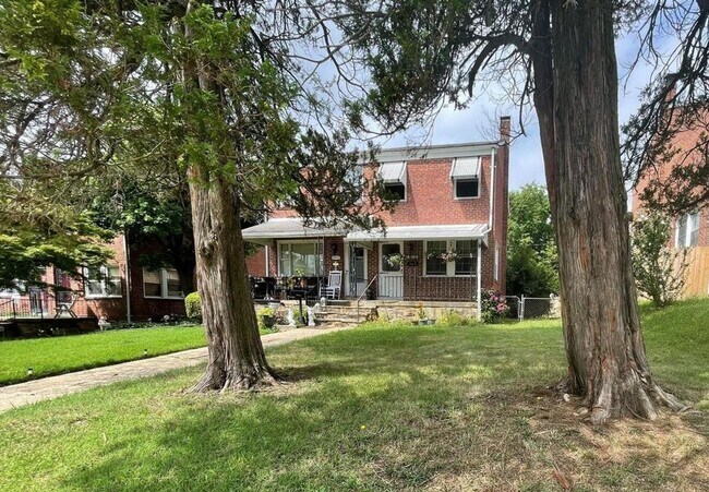 Foto del edificio - 3913 Wilke Ave