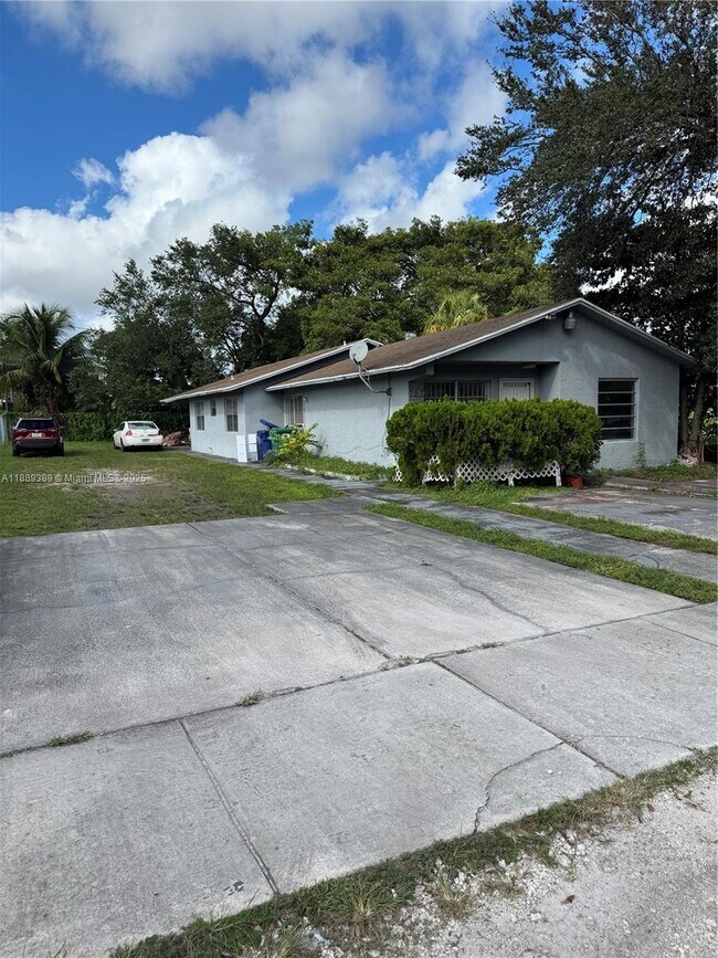 Foto del edificio - 757 NW 95th Terrace