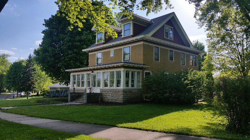 Foto principal - 806 4th Ave SW