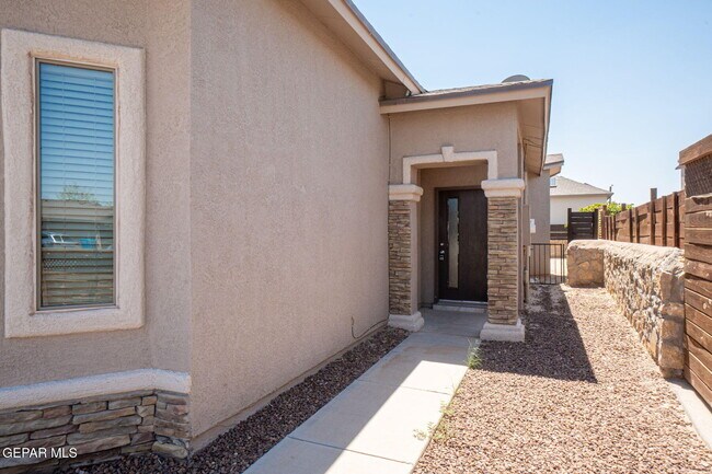 Foto del edificio - 11140 Catherine Slutter Ln